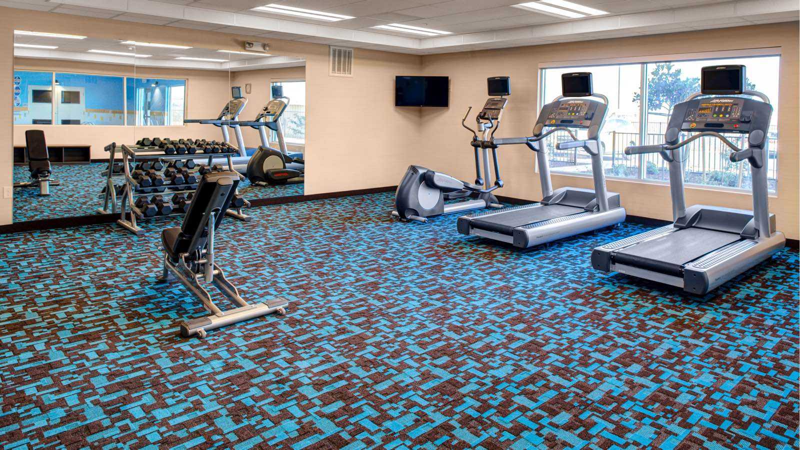Hollister CA hotel fitness center